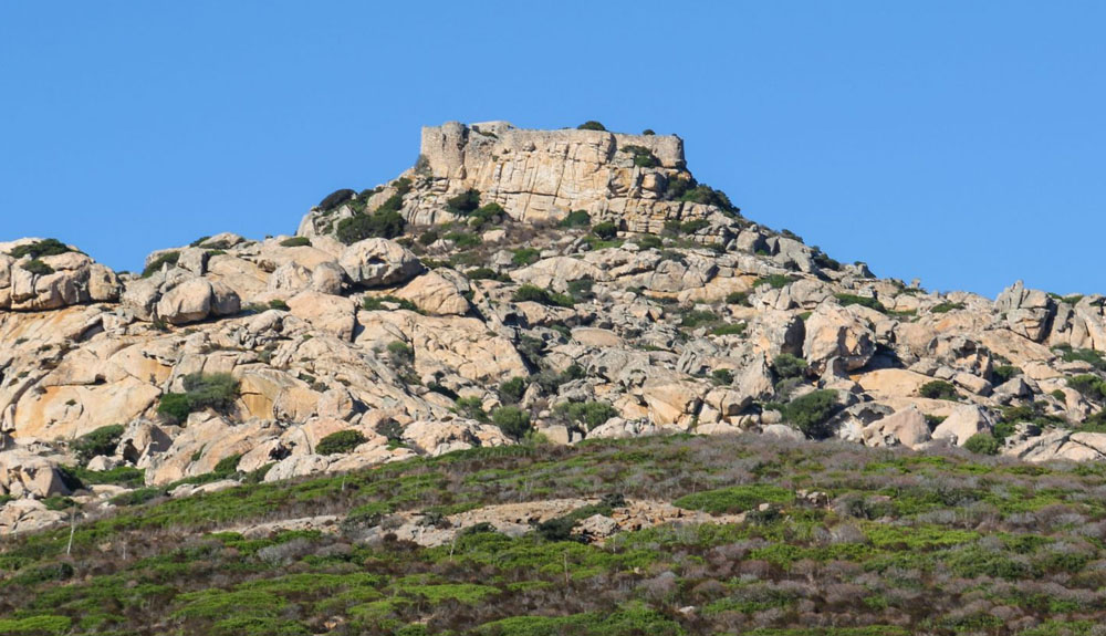 Il Castellaccio all'Asinara interamente di granito